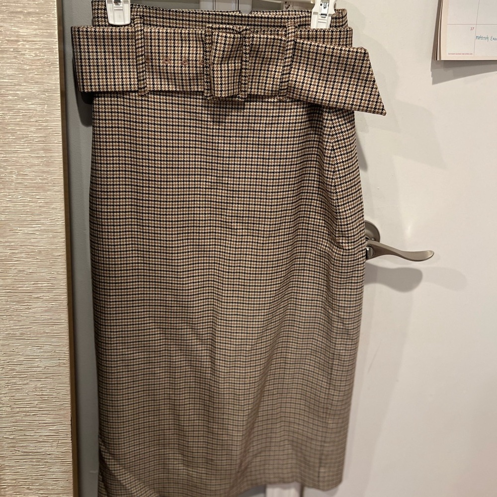 Houndstooth skirt